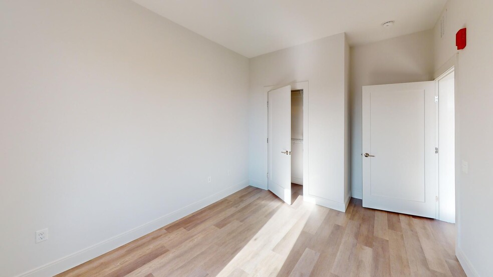 Building Photo - 957 Dorchester Ave
