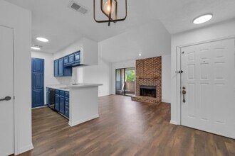 Building Photo - 2006 Cloisters Dr