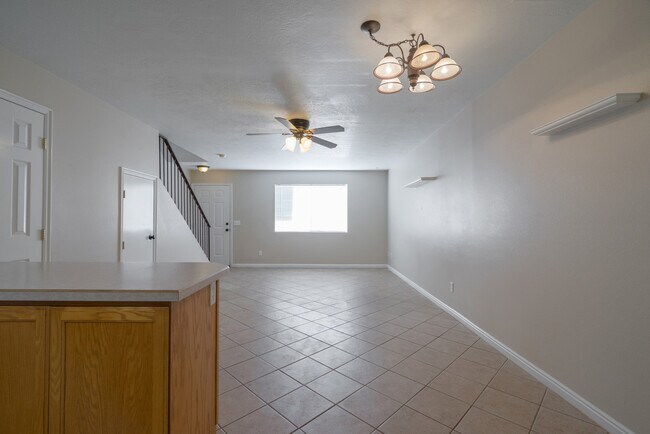 Building Photo - Utilities Included! Beautiful 2 Bedroom Townhome in Ivins