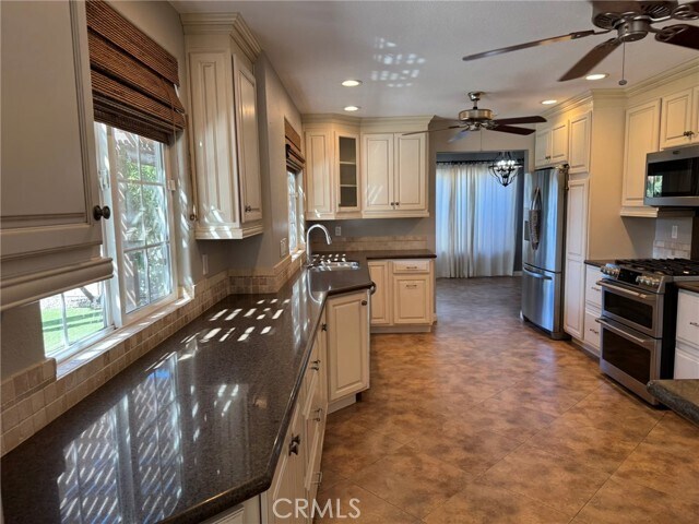 Building Photo - 1990 Willowbrook Dr