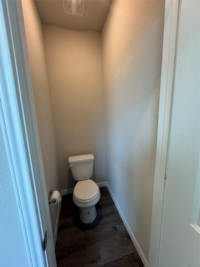 Building Photo - 305 Black Bear Dr