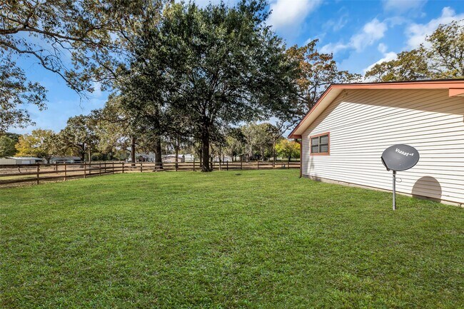 Building Photo - 17831 W Farm To Market 1097