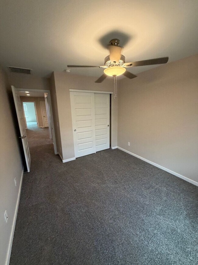 Building Photo - Beautiful newer townhome for rent in Tempe