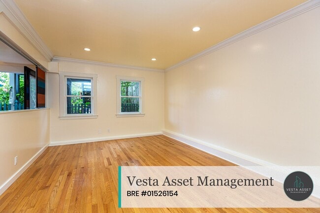 Building Photo - Charming Inner Sunset Home with Classic Ch...