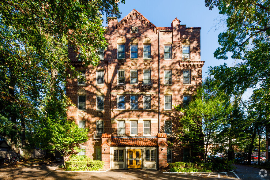 Primary Photo - Forest Plaza Apartments