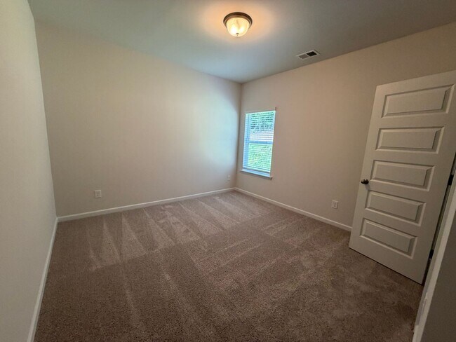 Building Photo - Brand New 4/3.5 House in West Rome- $2,195