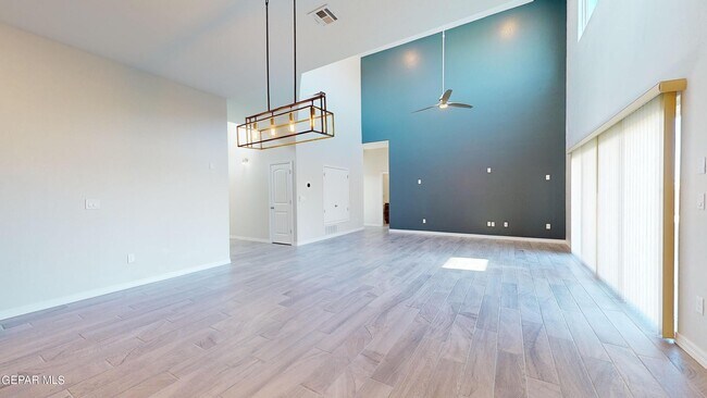 Building Photo - 500 La Entrada Cir