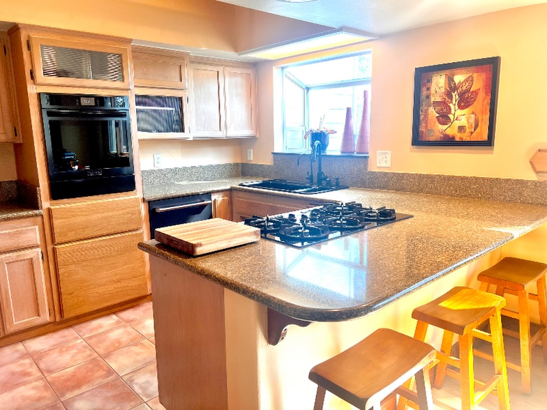 Building Photo - 1565 Eolus Ave