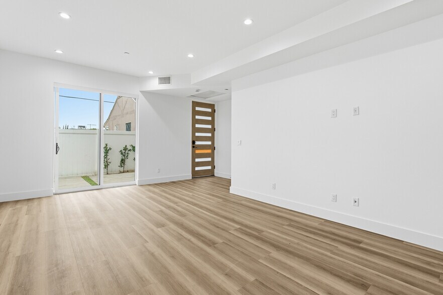 Building Photo - 5809 Kester Ave