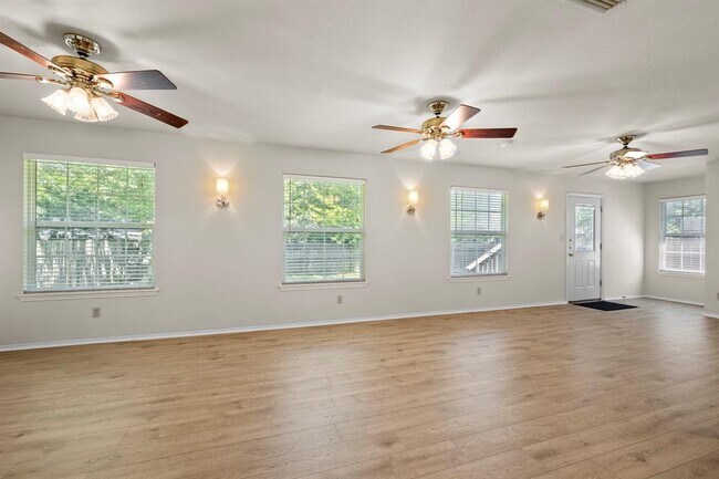 Building Photo - 9628 Dalewood Dr