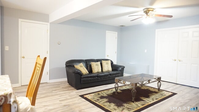 Building Photo - 256 Brewster Rd