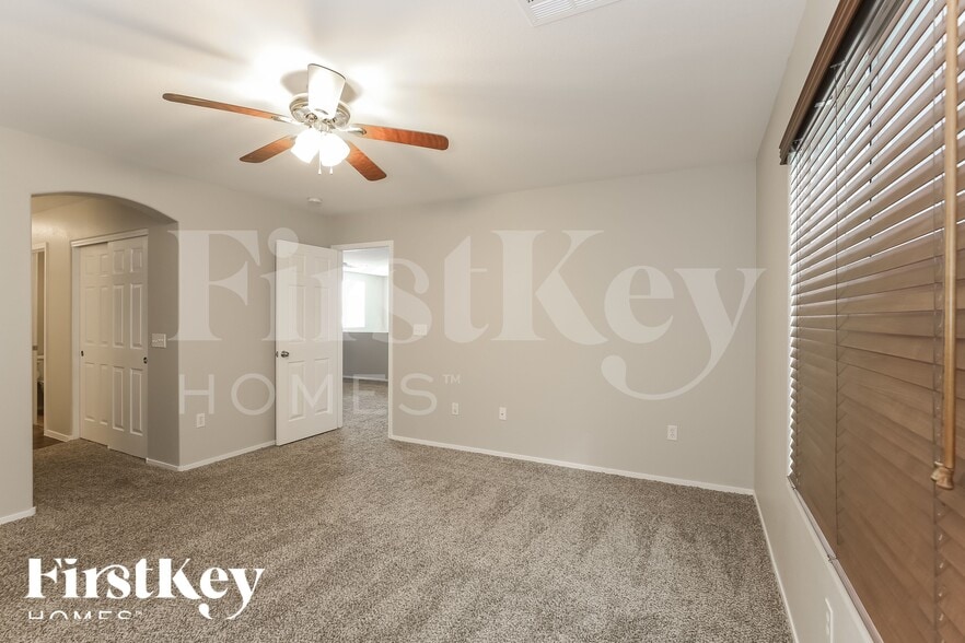 Building Photo - 1031 Dawn Valley Dr