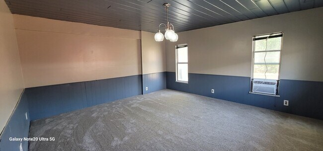 Building Photo - 96 W 100 N
