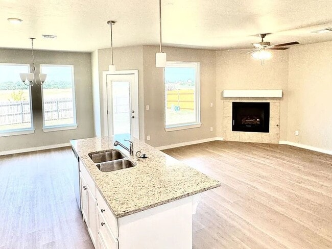 Building Photo - Pet-Friendly 3-Bed Home in Edmond - Move-In Ready!
