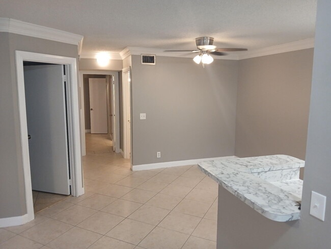 Building Photo - 522 Trace Cir
