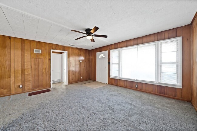 Building Photo - 2309 8th Ave