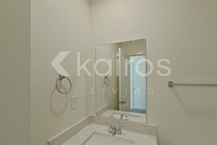 Building Photo - 153 George Oxford Dr