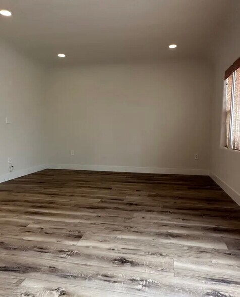Bed 1. - 726 Cohasset Ct