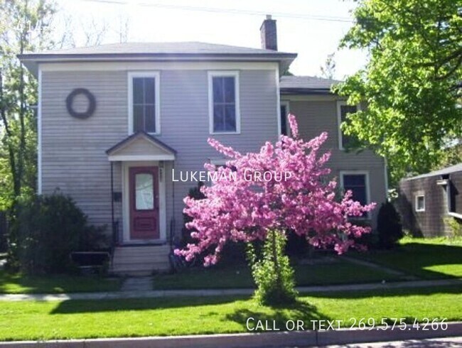 Building Photo - 414-416 Oak St-414