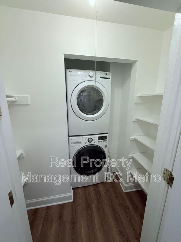 Building Photo - 1316 New Hampshire Ave NW