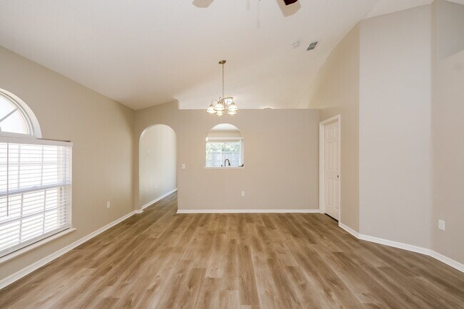 Building Photo - 10613 Opus Dr