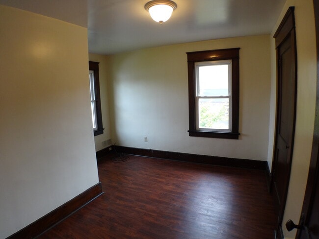 Building Photo - Nice Home in a Good Downtown Location with...
