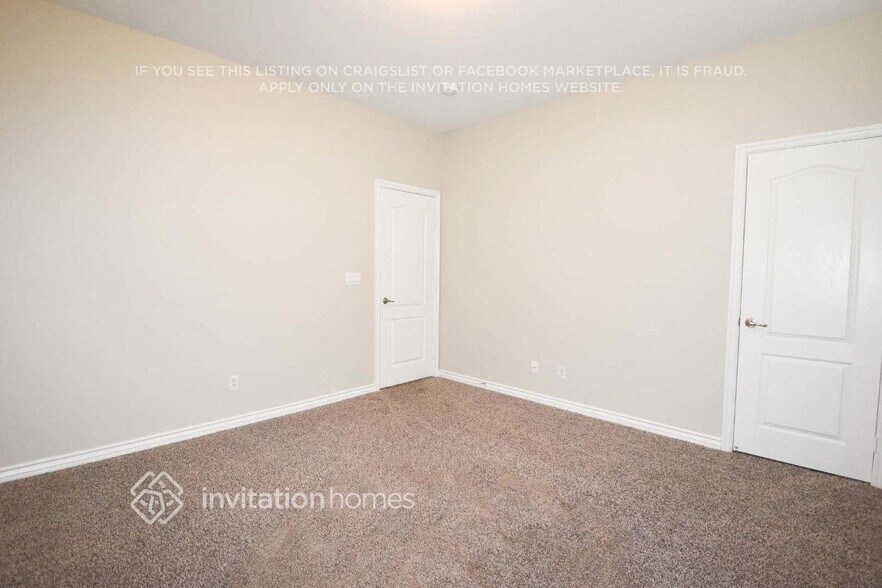 Building Photo - 4013 Keasberry Ave