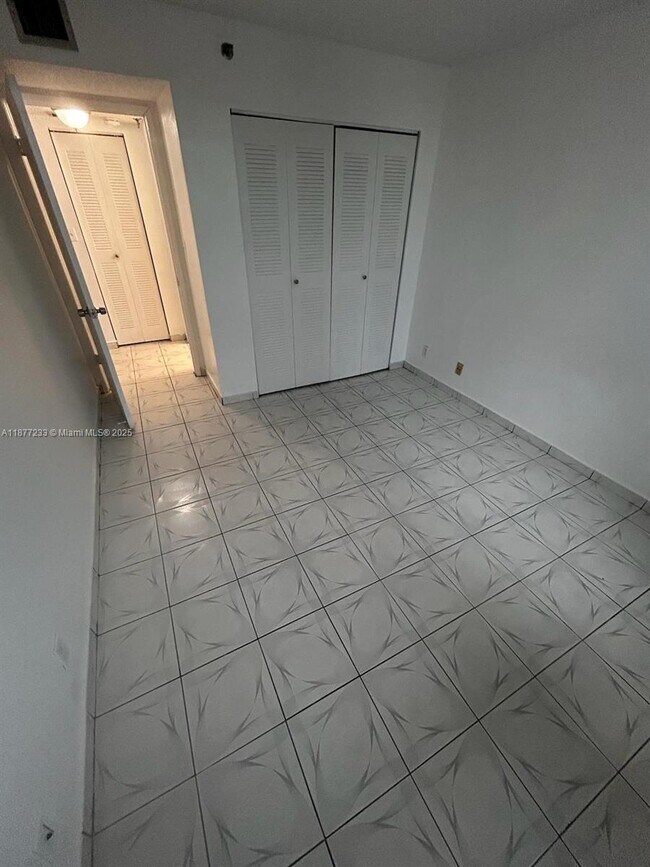 Building Photo - 501 SW 1st St