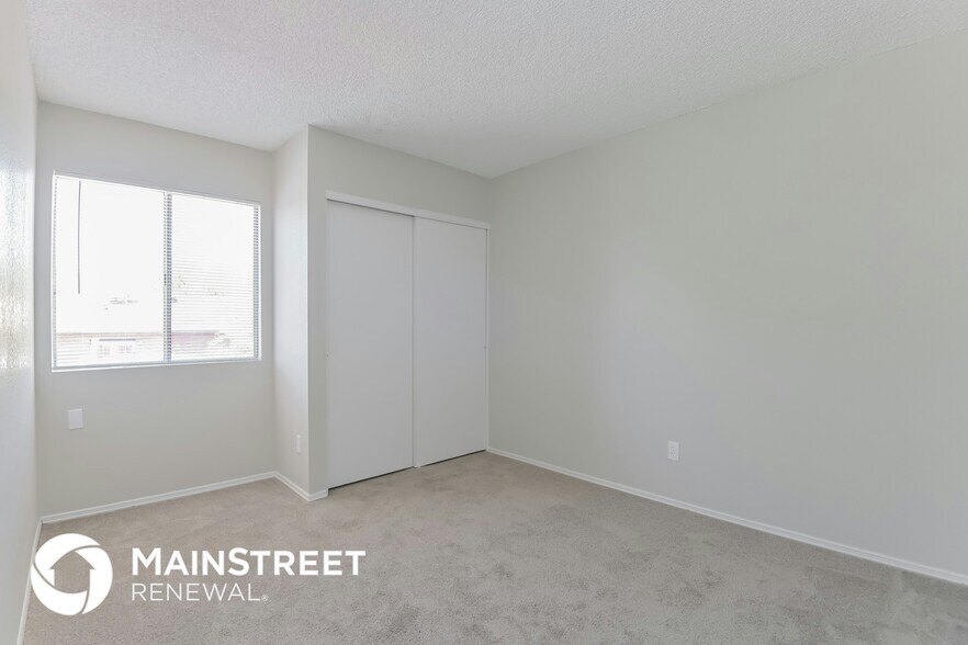 Building Photo - 1715 W Holly Oak Dr