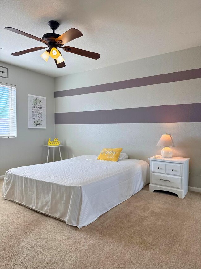 Building Photo - 14115 Desert Rose St