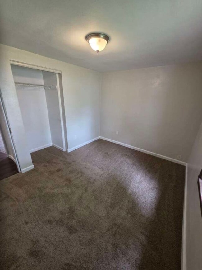 Building Photo - Cozy 3bd/2bth