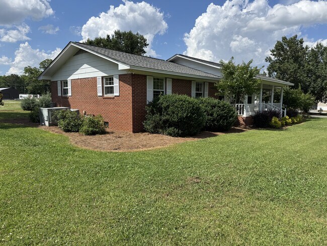 Building Photo - 45 County Rd 26