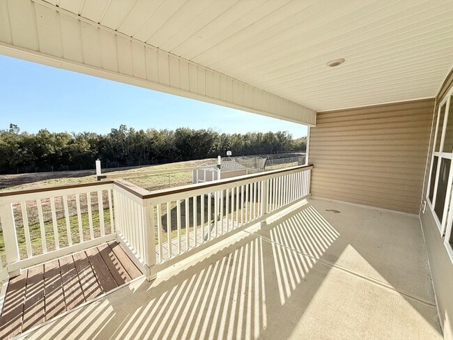 Building Photo - Spacious 4-Bedroom Home - Open Floor Plan