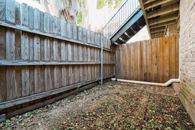 Building Photo - 2906 West Ave