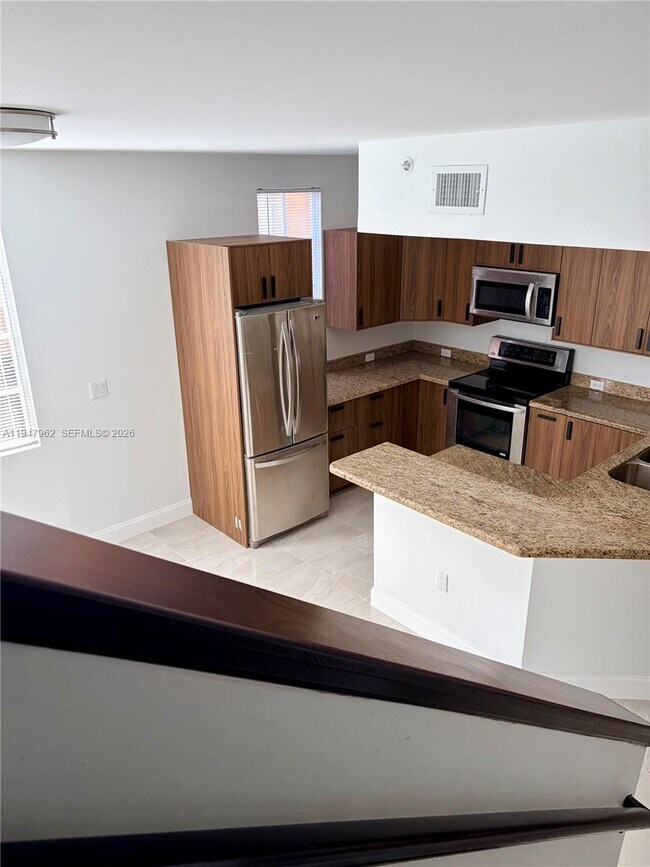 Building Photo - 2941 NE 185th St