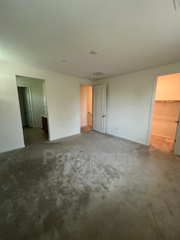 Building Photo - 801 Camden Common