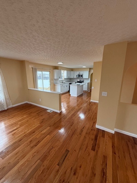 Building Photo - 3221 Kings Realm Ave