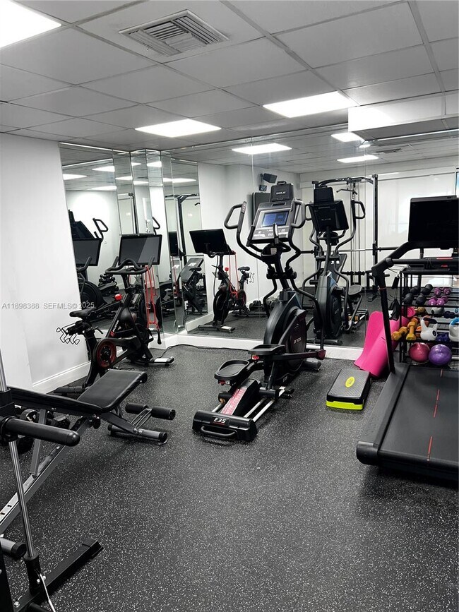 Building Photo - 1455 N Treasure Dr