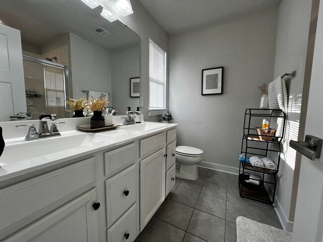 Building Photo - Immaculate 3, Bed, 2.5 Bath Home Minutes from the VA/NC Line