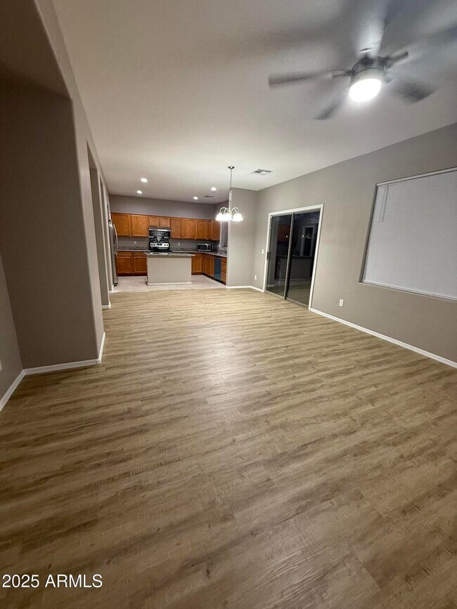 Building Photo - 2014 S Falcon Dr