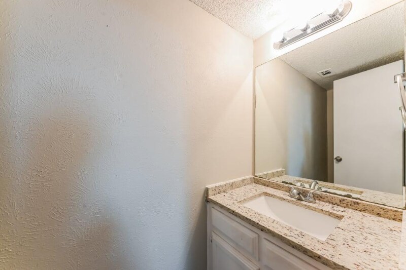 Building Photo - 1538 Sunrise Ln