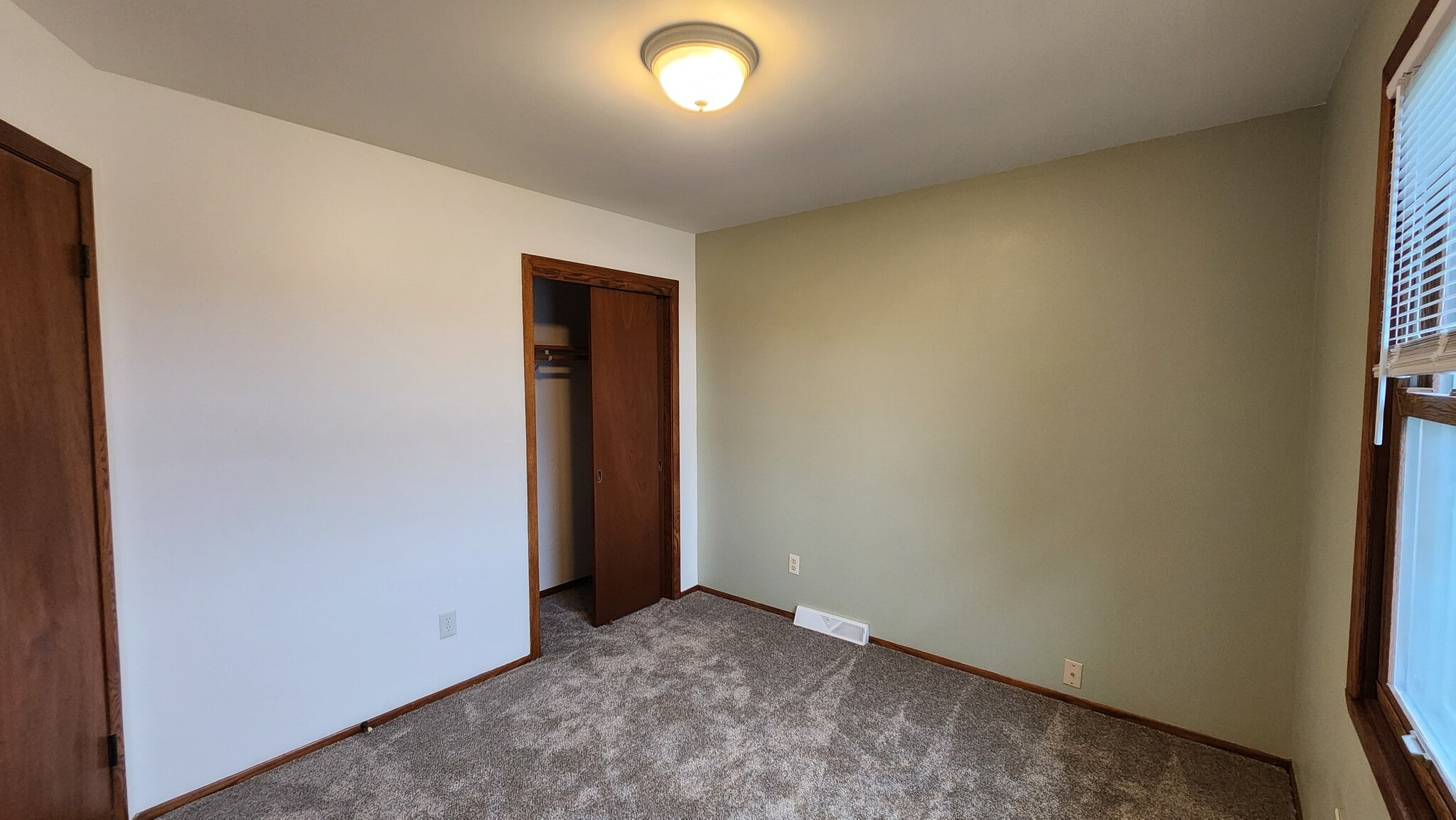 Building Photo - 103 W Stoney Ridge Way