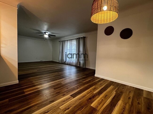 Building Photo - 2702 Grovewood Ave