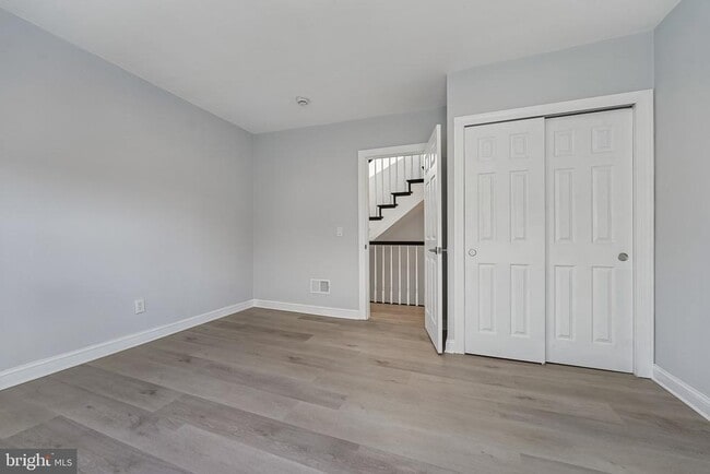 Building Photo - 92 Leigh Ave