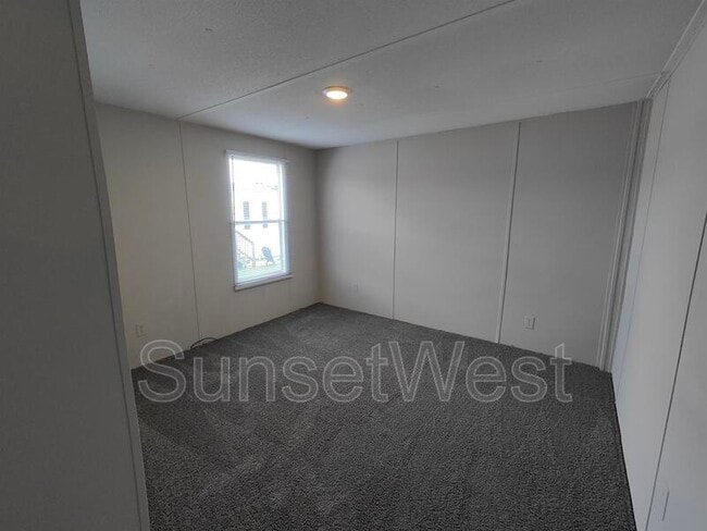Building Photo - 217 E Tower Ln