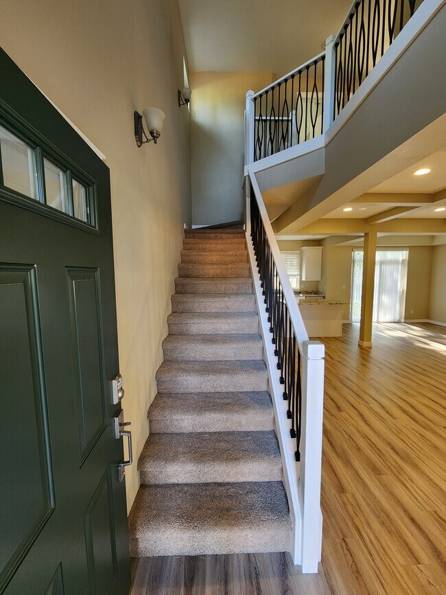 Building Photo - 958 152nd St E