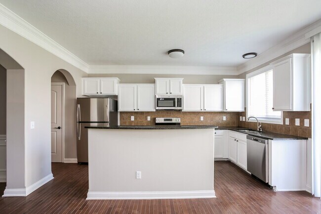 Building Photo - 7172 Serenoa Dr