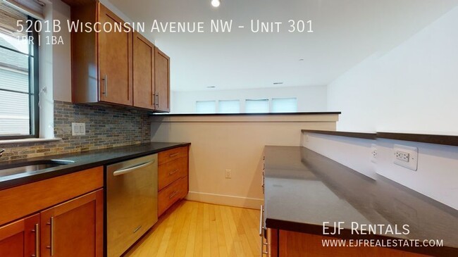 Building Photo - Friendship Heights Modern One Bedroom Off ...