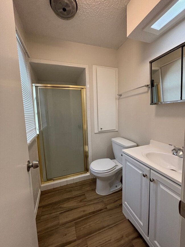 Building Photo - 912 Vaughn Dr