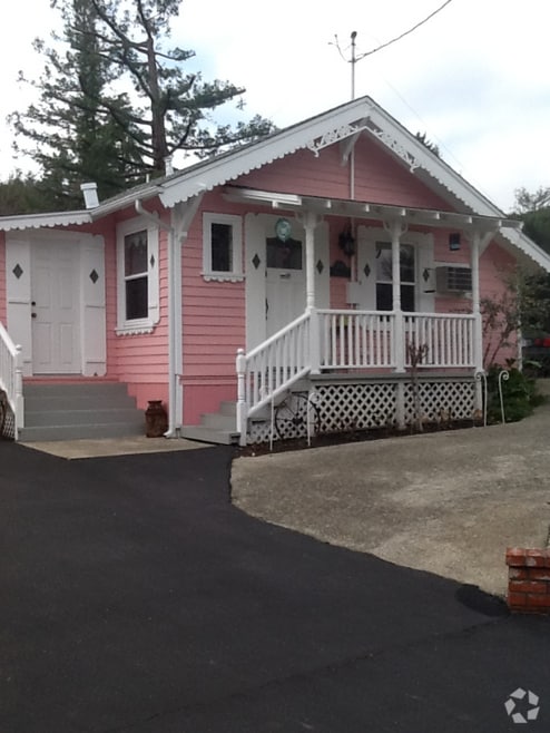 Building Photo - 205 Saranap Ave